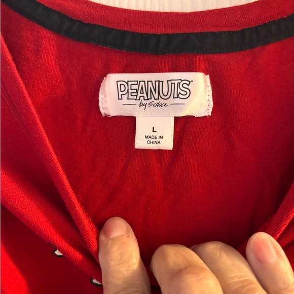 Peanuts Red Snoopy Long Sleeve Tee winter holiday large - Picture 4 of 4